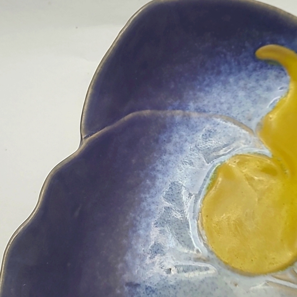 Vintage Iris Dish - Picture 3 of 7